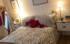 Bright Balham Apartment